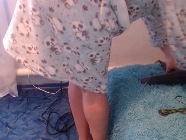 Fotos HottyAssGirl Stand up35 see u cam 38 boobs 40 ass 55 pussy 75 play pussy 200 cum show 280 squirt 400 play with toy 500 take off mask 100