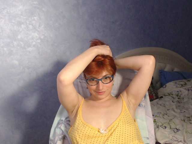 Fotos LisaSweet23 hi boys welcome to my room to chat and for hot body to see naked in private))