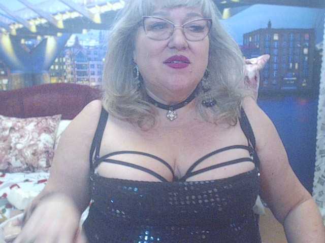 Fotos StarMarmela Hi boys!! Cam - 50 Boobs Token - 30 Firm Ass - 35 Wet Pussy Show - 55! Naked-100 SQUIRT only in private! Have a good mood!!!