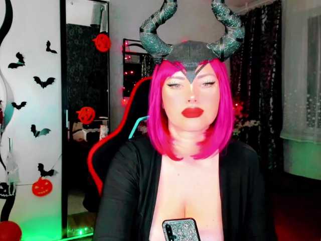 Fotos DaniellaFoxy Hi! Be nice with me! I will fulfill all your secret desires) Strapons,big toys,deepthroat,squirting dildo. Role-play,mommy) Push Love button for me,pls)) I don’t show anything for free. Toys in private only